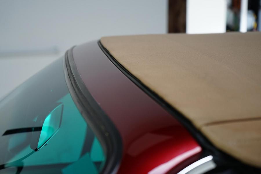 Детали экстерьера BMW 325i Convertible (Calypso Red) 1990 года  (фото 55 из 190)